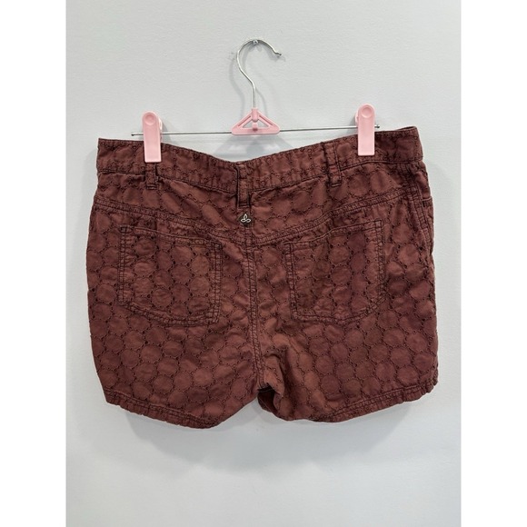 prAna Women's Shorts Michelle Eyelet Pattern 100% Cotton Size 6 Burgundy EUC - Picture 4 of 9